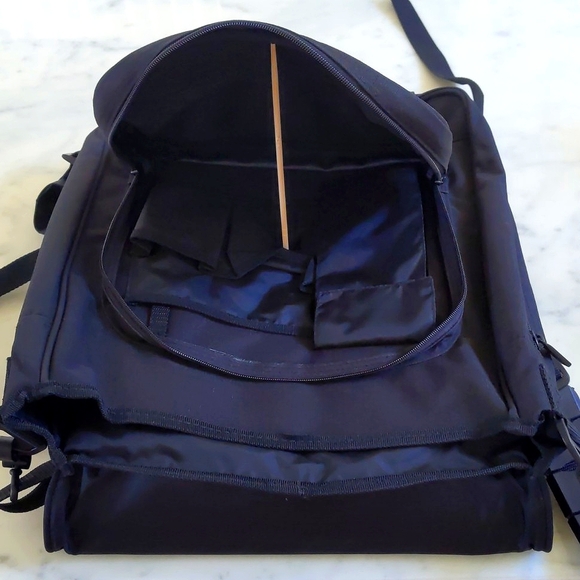 NWOT. Leed's Multiple Layers Expandable Backpack/Laptop Bag/Travel Bag.W - Picture 6 of 8